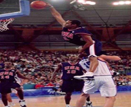 Vince Carter Dunk Over 7-Footer