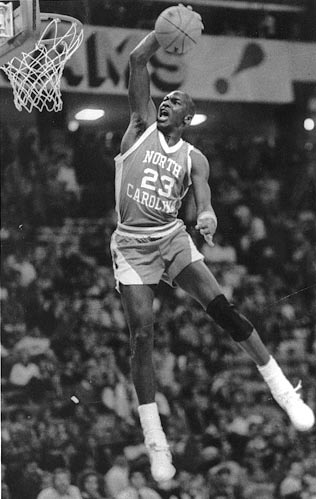 Michael Jordan UNC Dunk