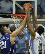 Dexter Strickland Dunks on Miles Plumlee